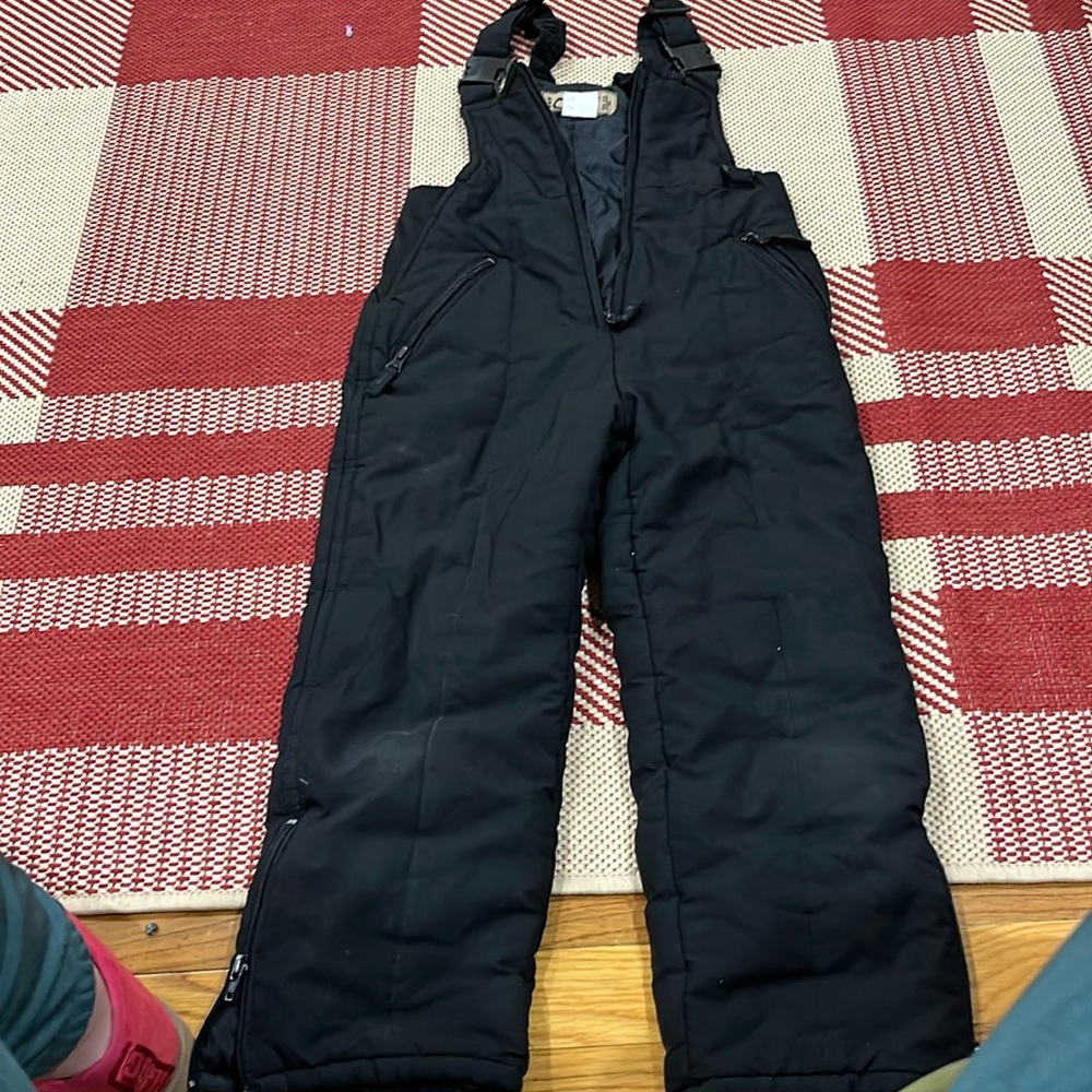Boys black snow pants sz 6/7
